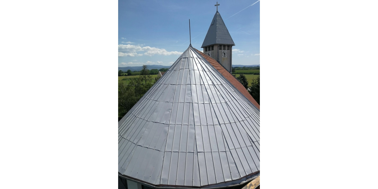 Náter hliníkovej strechy – kostol Častkovce