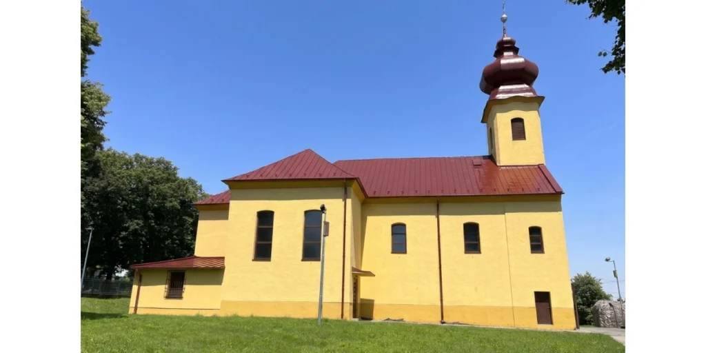 Náter plechovej strechy – Kostol Cabaj Čápor